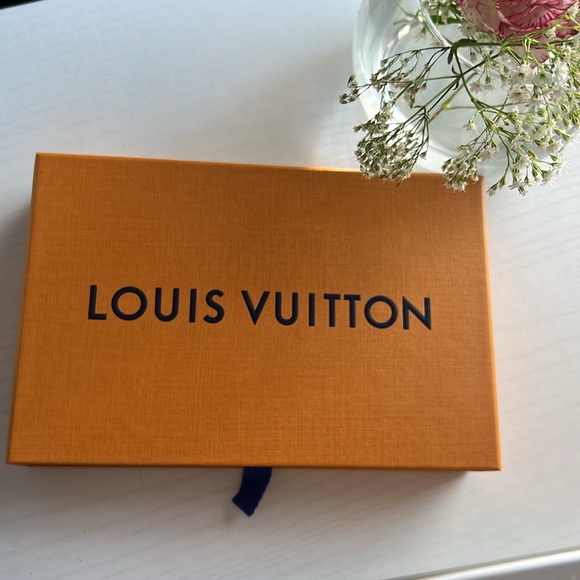 LV mini Pochette - Picture 2 of 5